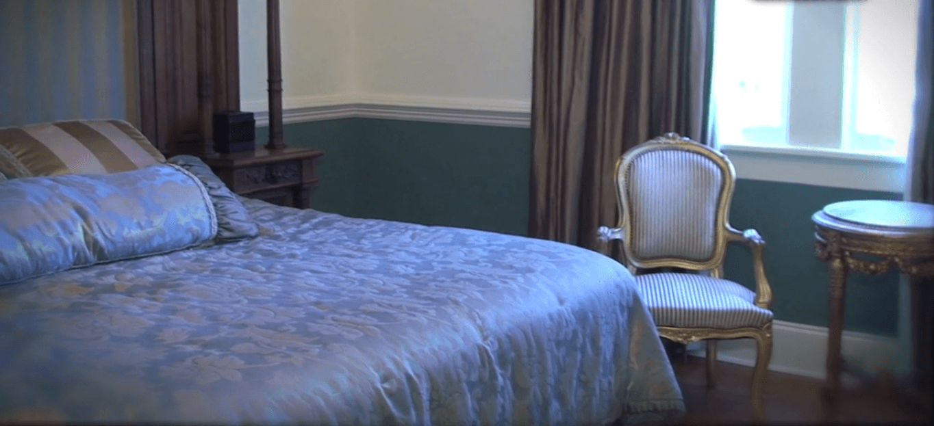 L Adiner Suite Bedroom Header Image